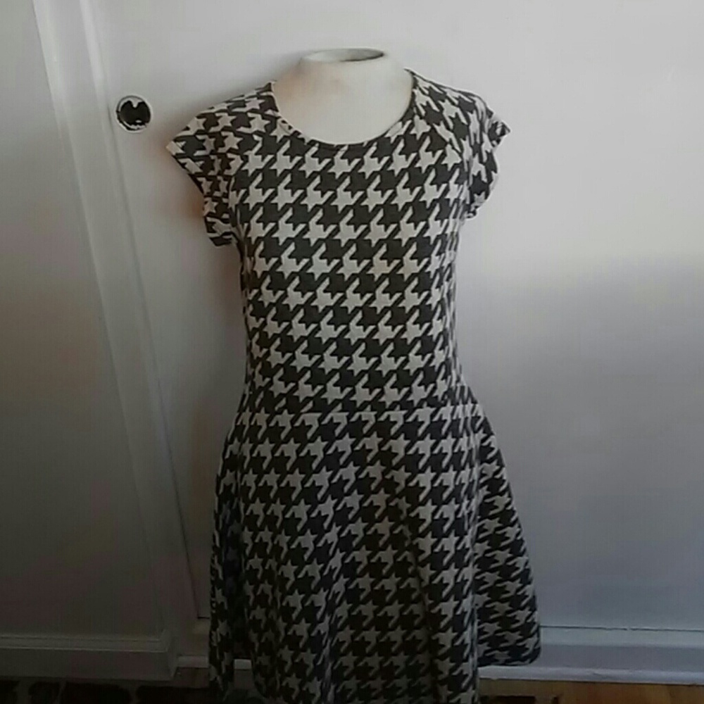 Gray/Cream above the knee Dress so cute.